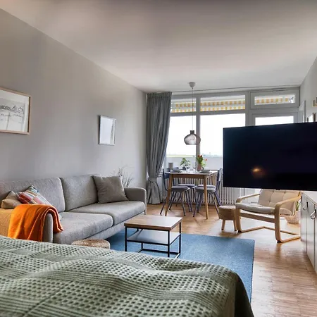 - Haus L, App 0l0505 *